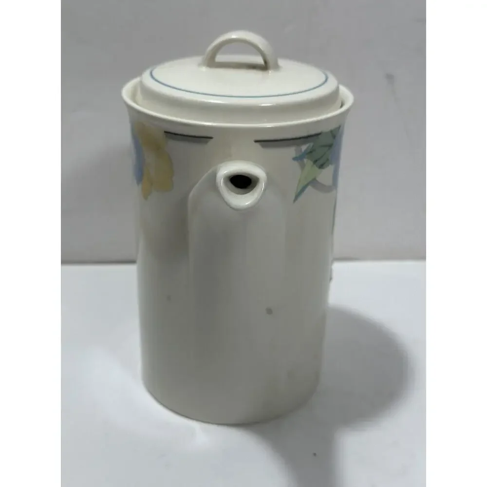 Mikasa Garden Poetry Coffee Pot &‎ Lid 5 Cup Intaglio CAC08 RARE